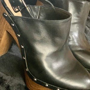 Women's shoes